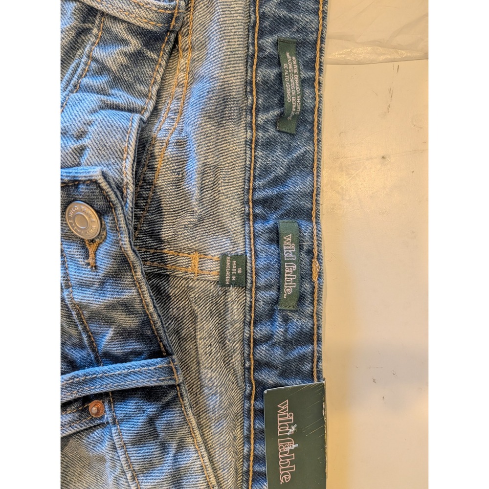 Wild Fable Women High Rise Bermuda Shorts Light Wash Distressed Denim Size 16 33 - Picture 6 of 6